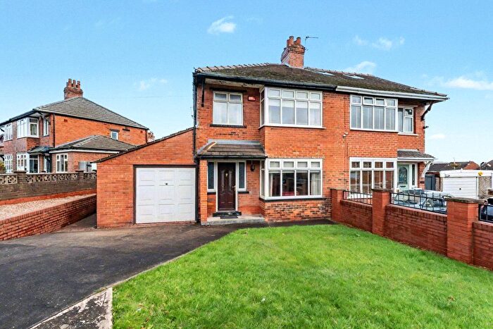 3 Bedroom Semi Detached House For Sale In Lynwood Avenue, Leeds, West Yorkshire, LS12