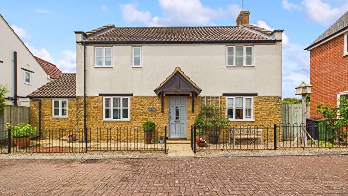 3 Bedroom Detached House For Sale In Bedroom House, Pear Trees The Orchard, Martock, TA12