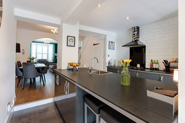2 Bedroom Terraced House For Sale In Park Avenue, Northfleet, Gravesend, DA11
