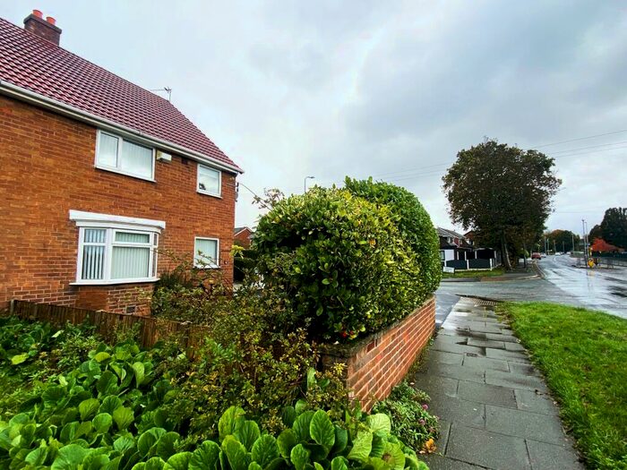 3 Bedroom Semi Detached House To Rent In Irby Road, Pensby, CH61