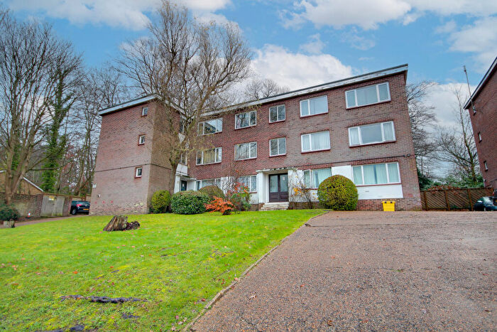 2 Bedroom Flat For Sale In West End Park! Long Lease! Stunning New Bathroom!, SO18