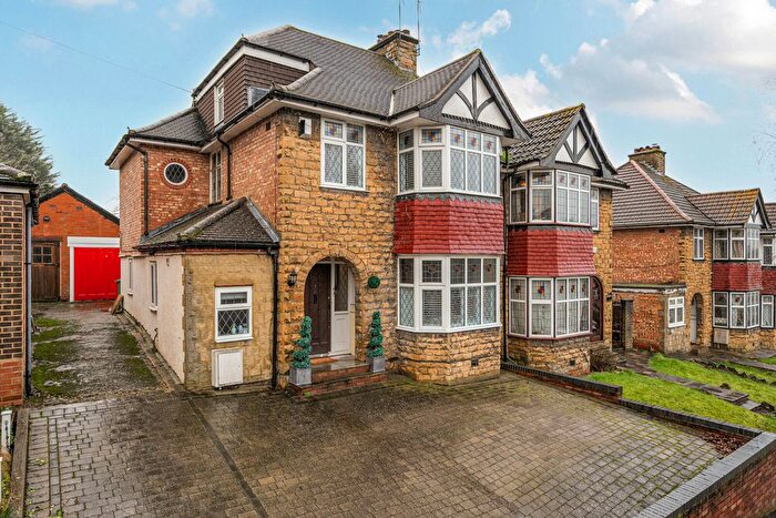 4 Bedroom Semi Detached House For Sale In Portland Road, Bromley, BR1