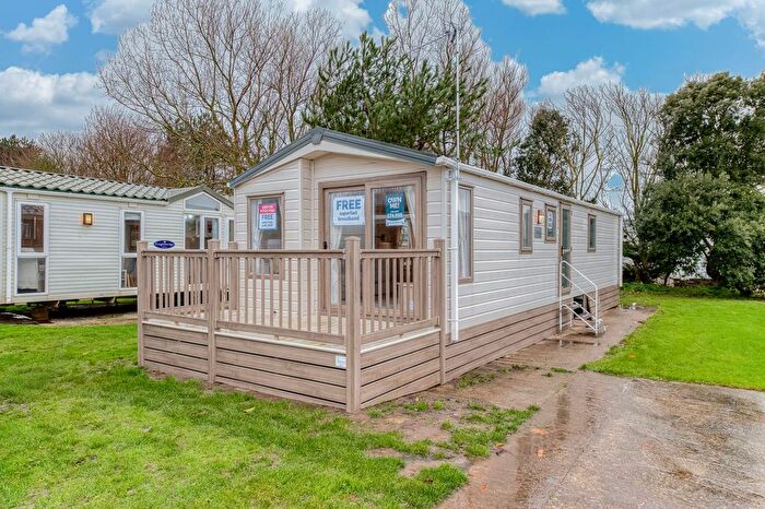 2 Bedroom Park Home For Sale In Coast Road, Corton, NR32