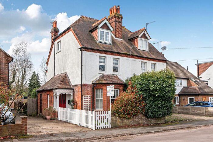 3 Bedroom Flat For Sale In Caenwood Road, Ashtead, KT21