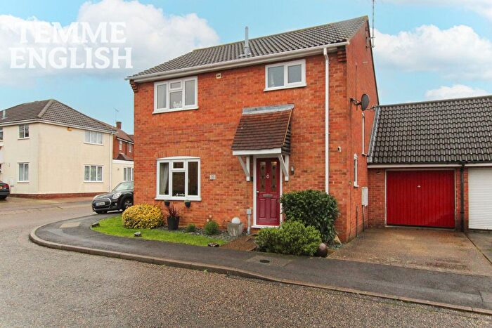 4 Bedroom Detached House For Sale In Heybridge Drive, Wickford, SS12