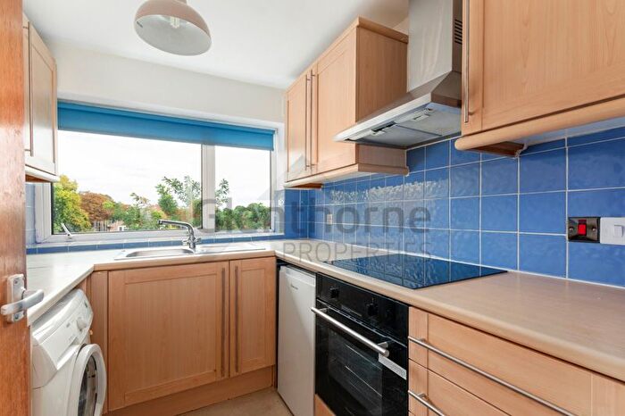 1 Bedroom Flat To Rent In Kew Road, Kew, TW9