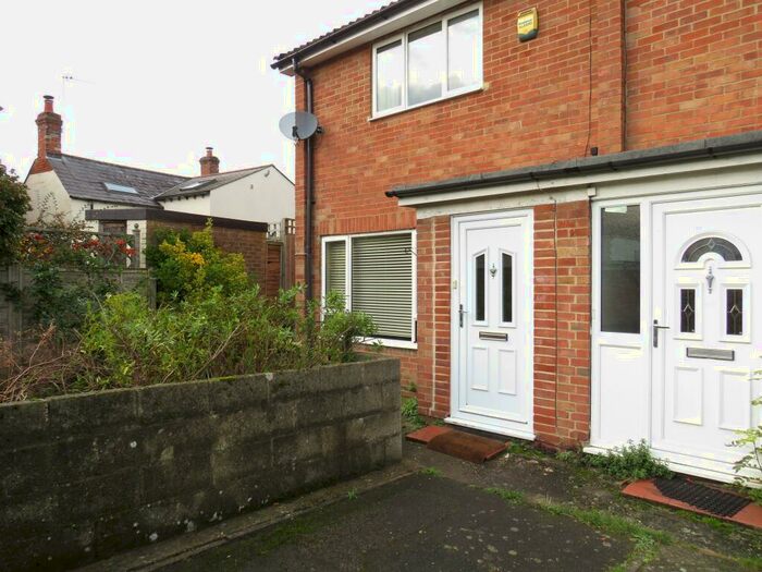 2 Bedroom House To Rent In Marlborough Close, Littlemore, Oxford, OX4