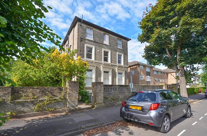 1 Bedroom Flat To Rent In Catherine Road, Surbiton, KT6