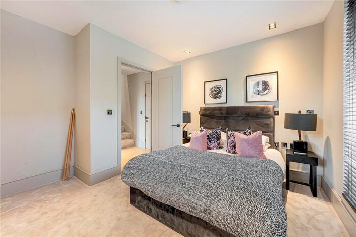 2 Bedroom Duplex For Sale In The Set, Cabul Road, Battersea, London, SW11