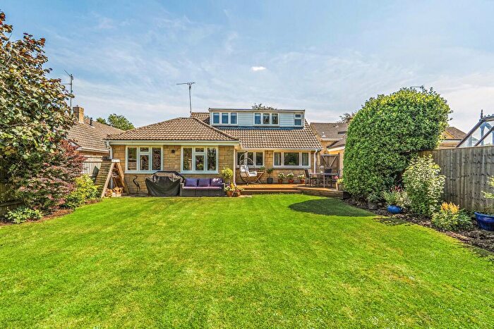 5 Bedroom Detached Bungalow For Sale In Sutton Park, Blunsdon, Swindon, SN26