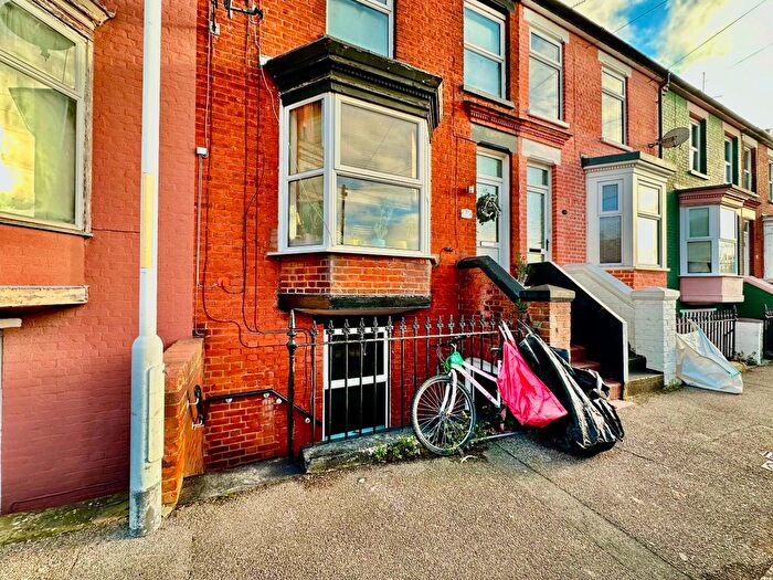 1 Bedroom Flat To Rent In Durban Road, Margate, CT9