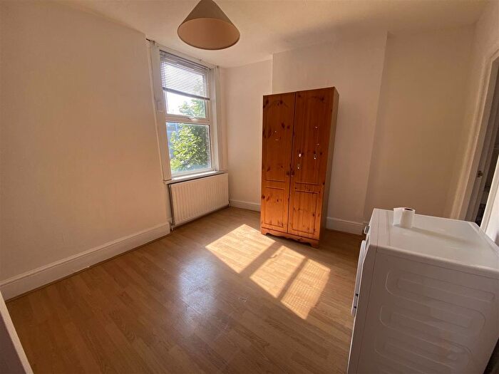 1 Bedroom Flat To Rent In Selsdon Road, South Croydon, CR2