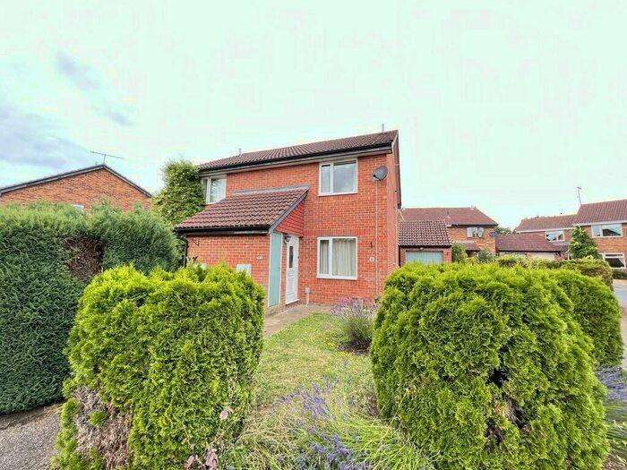 2 Bedroom Semi-Detached House To Rent In North Wootton - Bed House On Popular Development, PE30