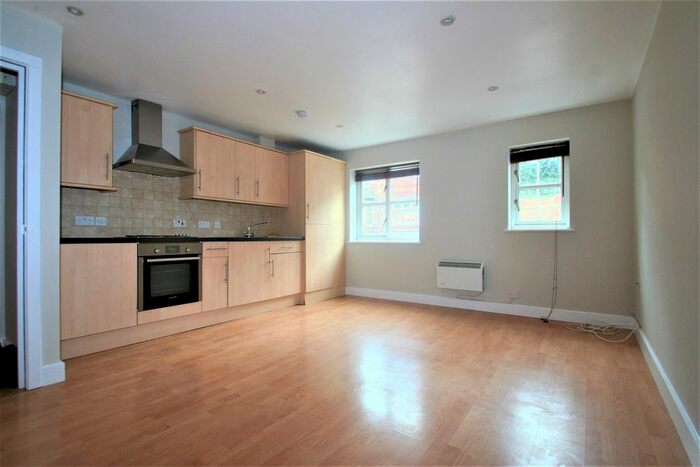 1 Bedroom Flat To Rent In Downs Road, Luton, LU1