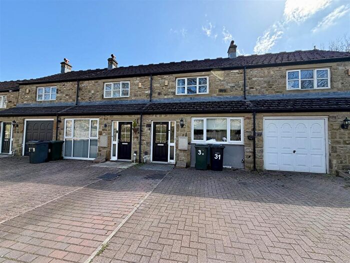 3 Bedroom Town House For Sale In Rushy Fall Meadow, Keighley, BD22