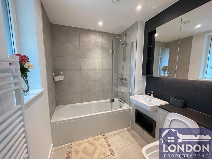 1 Bedroom Flat To Rent In Shearwater Drive, Hendon, London, NW9