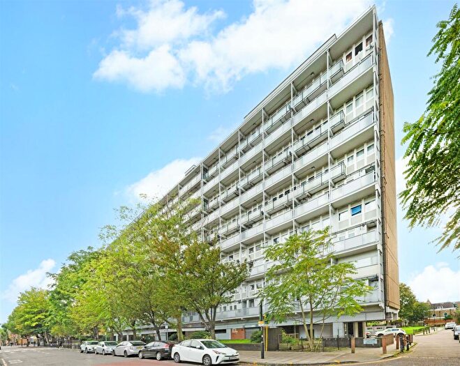 2 Bedroom Flat To Rent In Withy House, Globe Road, London, E1