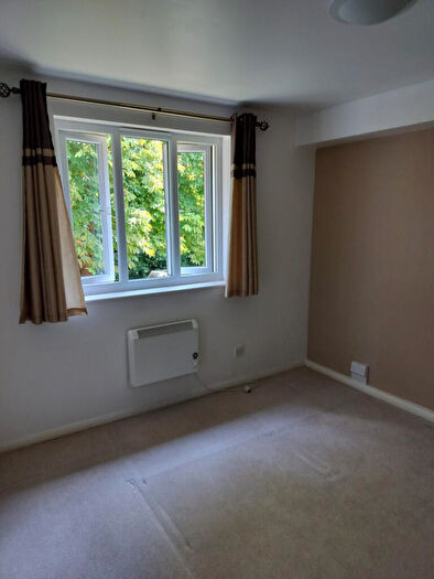 2 Bedroom Apartment To Rent In Alexandra Gardens, Knaphill, Woking, Surrey, GU21