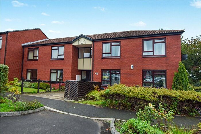 2 Bedroom Flat For Sale In Guardian Mews, Lynwood Garth, Leeds, West Yorkshire, LS12