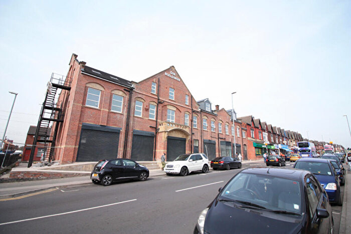 2 Bedroom Flat To Rent In Harehills Lane, Leeds, LS9