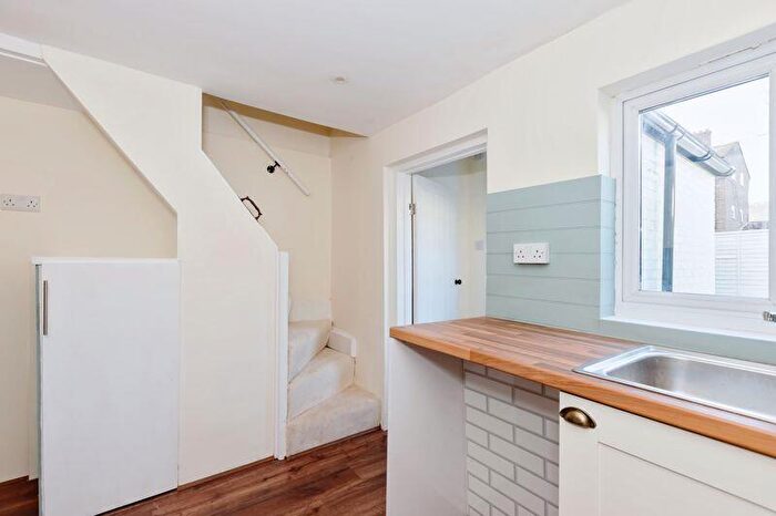 2 Bedroom Cottage For Sale In Broadwater Street East, Worthing, BN14