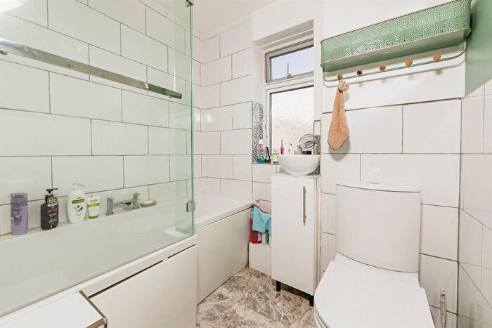2 Bedroom End Of Terrace House For Sale In Fakenham Close, Lower Earley, Reading, RG6