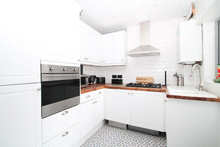 1 Bedroom Flat To Rent In Burcott Road, CR8