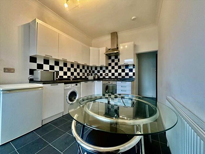 3 Bedroom Maisonette To Rent In Radnor Street, Plymouth, Plymouth, PL4