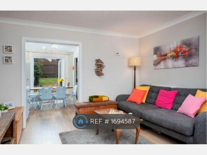 3 Bedroom Detached House To Rent In Meadowside, Newquay, TR7