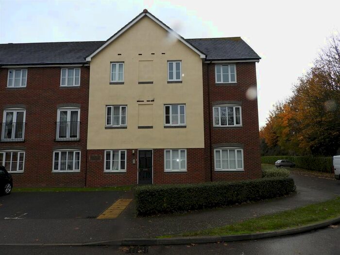 2 Bedroom Flat To Rent In Covesfield, Northfleet, Gravesend, DA11