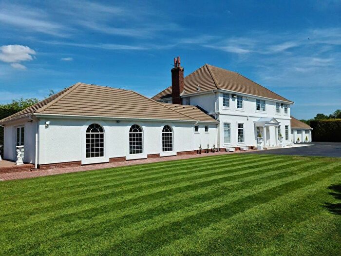 5 Bedroom Detached House For Sale In Queens Road, Calf Heath, Wolverhampton, Staffordshire, WV10