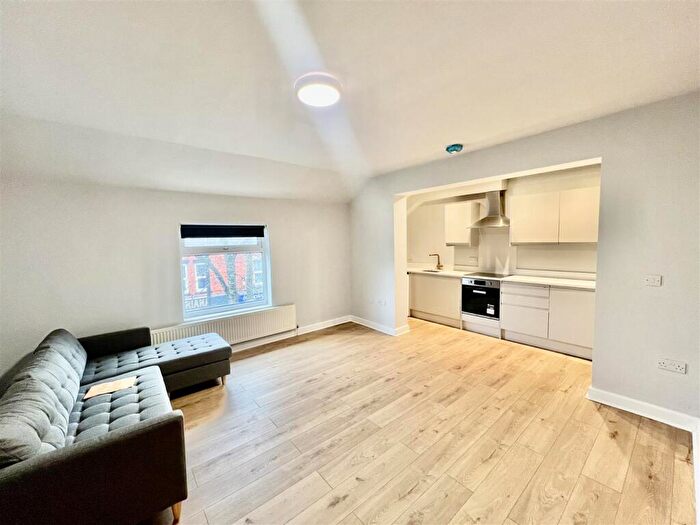 2 Bedroom Apartment To Rent In Hilton Avenue, Urmston, Manchester, M41