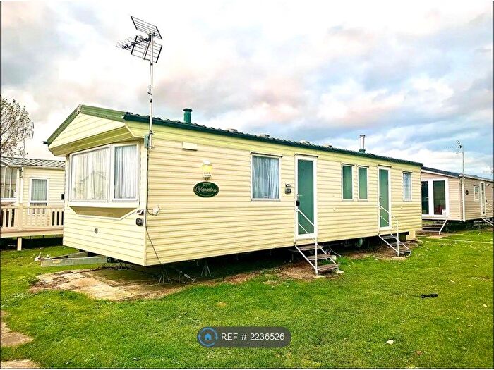 3 Bedroom Mobile/park Home To Rent In Seawick, Clacton, CO16
