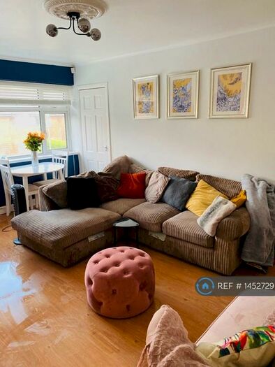 2 Bedroom Flat To Rent In Chirton Grove, Birmingham, B14