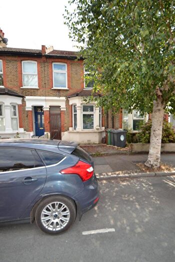 1 Bedroom Flat To Rent In Claude Road, First Floor, Leyton, London, E10