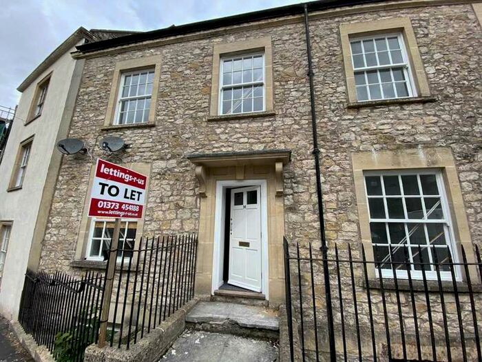 2 Bedroom Flat To Rent In Tipcote Hill, Shepton Mallet, Somerset, BA4
