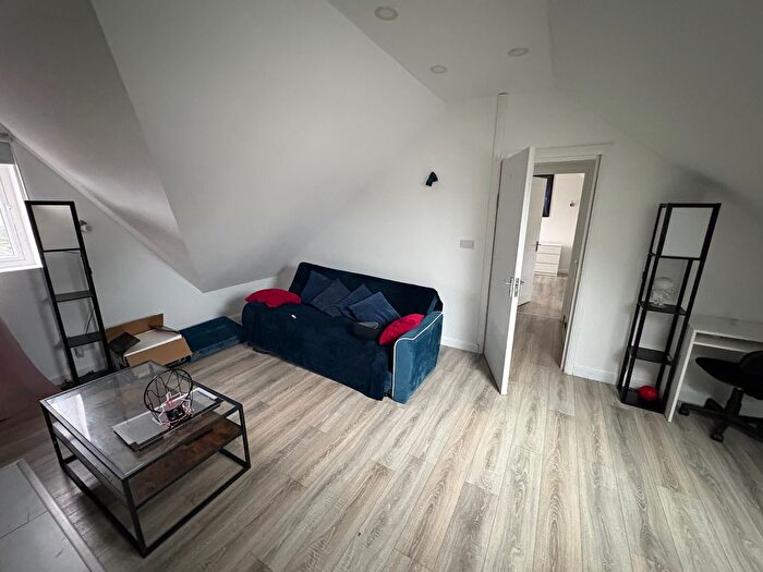 1 Bedroom Flat To Rent In King Street, Finchley, N2