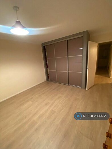 2 Bedroom Flat To Rent In Raibank Gardens, Nottingham, NG5