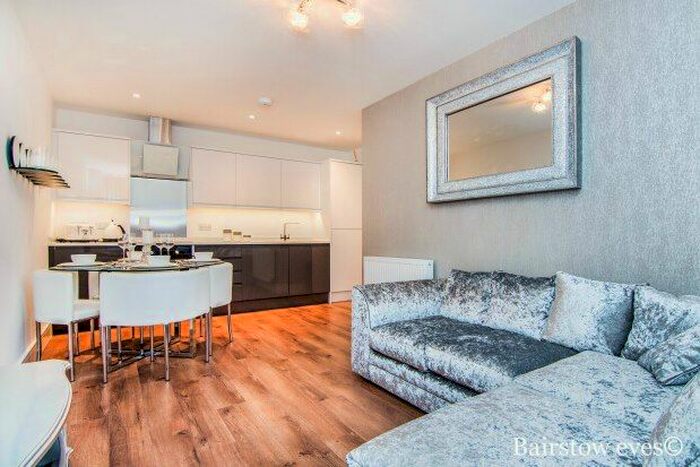 2 Bedroom Flat To Rent In Verve Apartments, Romford, RM1