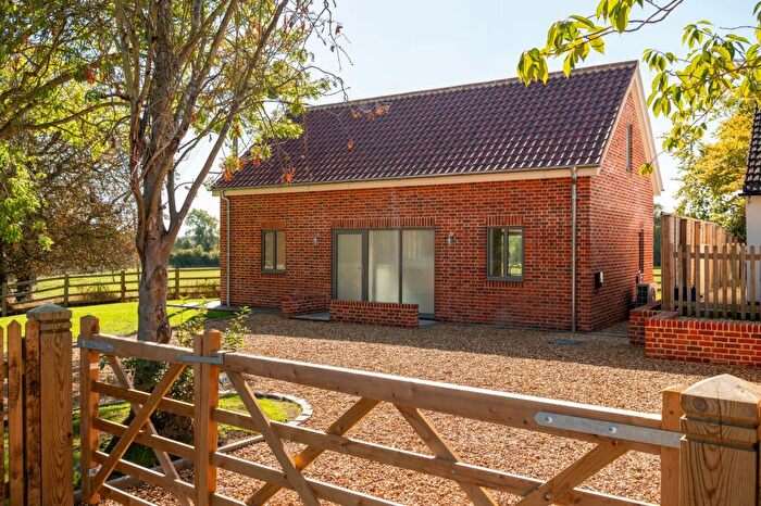 2 Bedroom Detached House For Sale In Loop Road, Keyston, PE28