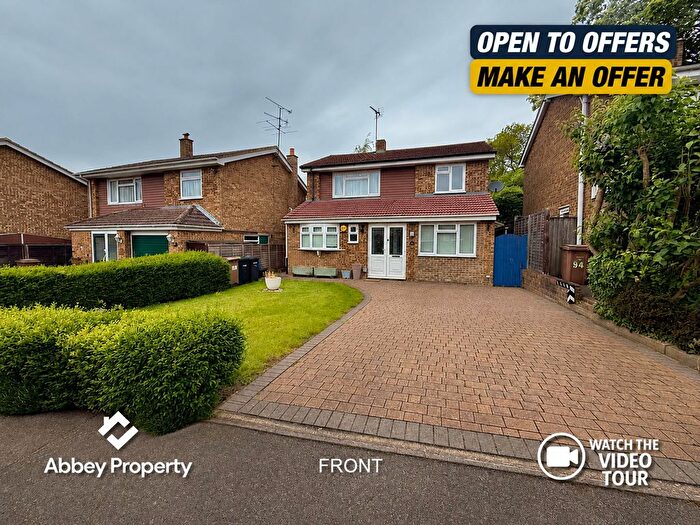5 Bedroom Detached House To Rent In Brompton Close, Luton, LU3