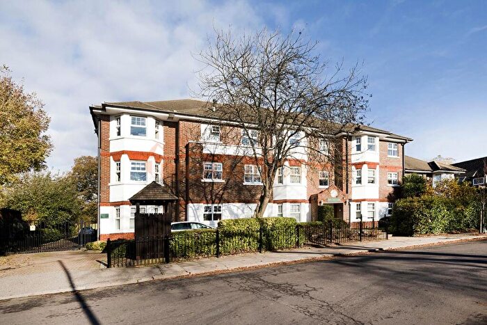 2 Bedroom Apartment For Sale In Victoria Road, Mill Hill, London, NW7