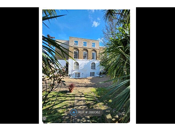 2 Bedroom Flat To Rent In Shepperton Road, London, N1