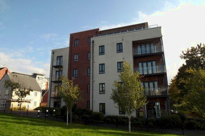 2 Bedroom Flat To Rent In Sinclair Drive, Basingstoke RG21