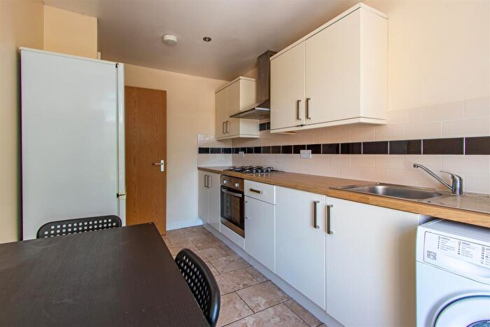 3 Bedroom Private Halls To Rent In Richmond Crescent, Roath, CF24