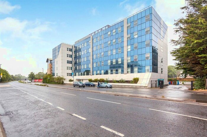 2 Bedroom Flat For Sale In London Road, Crawley, RH10