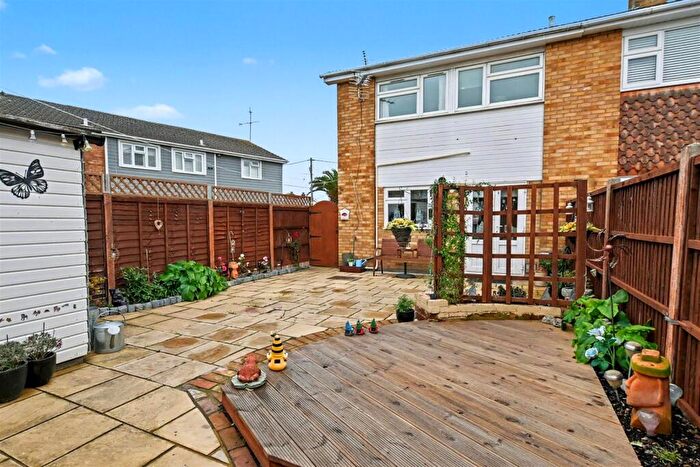 3 Bedroom Semi-Detached House For Sale In No Onward Chain Lappmark Road, Canvey Island, SS8