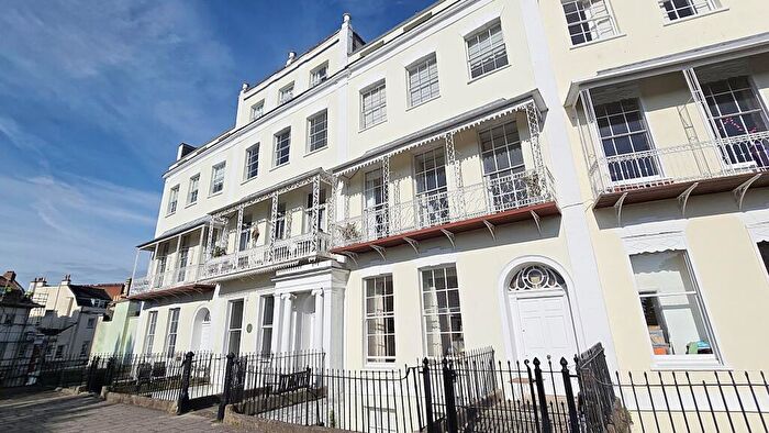 1 Bedroom Flat For Sale In Royal York Crescent, Clifton, Bristol, BS8