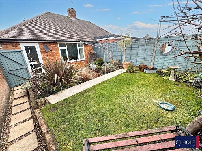 2 Bedroom Bungalow For Sale In Horsbere Road, Hucclecote, Gloucester, GL3