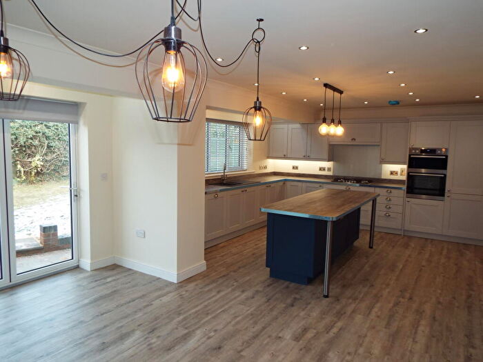 5 Bedroom House To Rent In Swarbourn Close, Yoxall, DE13